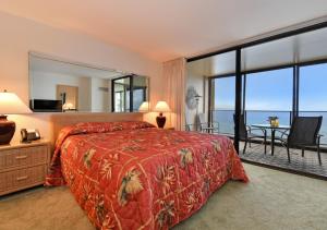 Postel nebo postele na pokoji v ubytování The Mahana + 101 fotografií