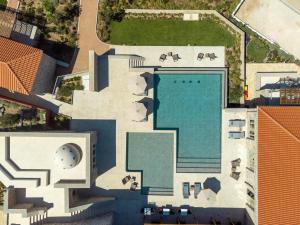 Bazén v ubytování Sampatiki Suites & Spa - Luxury Seaview Suites - Opened 2024 nebo v jeho okolí