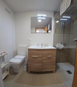 Koupelna v ubytování Homes of Spain, Apartamentos Paraíso Vera Playa, Fatu Hiva, Bajo A con piscina privada en jardín privado, PRIMERA LINEA de PLAYA, WIFI