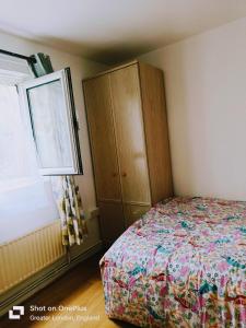 Cama o camas de una habitación en Comfortable Double room in London