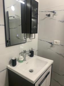Qeparo View Rooms的一间浴室