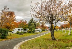 Zahrada ubytování Te Anau Lakeview Holiday Park & Motels