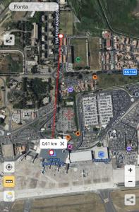eine Straßenkarte mit einer roten Linie in der Unterkunft B&B Il Quadrifoglio Airport Fontanarossa in Catania