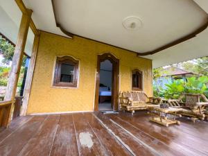 Balkón nebo terasa v ubytování Mulia Garden Bungalows - Monthly Rate Available