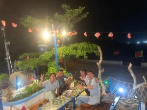 Επισκέπτες που μένουν στο Chai Village Hotel