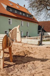 Budova, kde se apartmán nachází + 42 fotografií