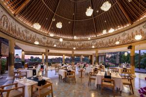 Restaurace v ubytování The Sankara Suites and Villas