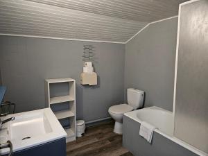 Bagno di Hôtel L'Oustalet