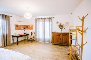 Foto dalla galleria di Gîte Ô Tilleul Enchanté a Lamonzie-Saint-Martin