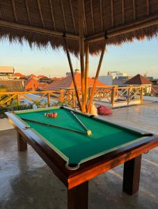 Biliár nebo kulečník v ubytování Canggu Central Hostel + 37 fotografií