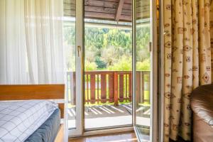 Balkón nebo terasa v ubytování Achenhaus