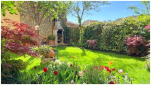 A garden outside Casa Rural Xixa Landetxea