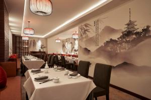 Restaurace v ubytování Sheraton Saigon Grand Opera Hotel