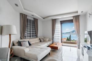 TV a/nebo společenská místnost v ubytování Przno Apartments by In Property