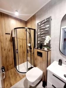 Ένα μπάνιο στο Apartamenty Chopina