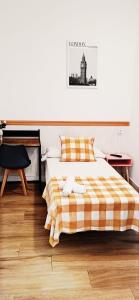 Posteľ alebo postele v izbe v ubytovaní HOSTEL COSTA-LUZ Béjar 28-30