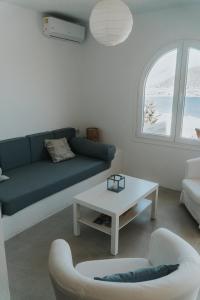 Posezení v ubytování CasaMarga San José Precioso apartamento con piscina y vistas al mar
