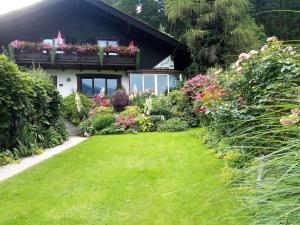 Zahrada ubytování Blumenpension Strauss - Ferienwohnungen + 26 fotografií