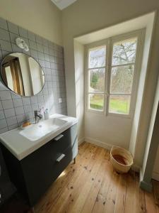 Ванная комната в Maison de charme proche du lac