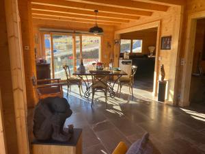 CHALET LUANE près de VALBERG的休息区