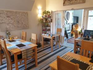 TV a/nebo společenská místnost v ubytování St Michael's Guest House