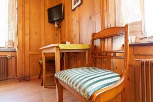 TV a/nebo společenská místnost v ubytování Gasthaus Edelweiss