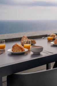 Comida no apartamento ou em algum lugar perto
