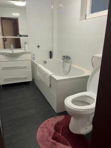 Ein Badezimmer in der Unterkunft The Burgklause Boutique Hotel