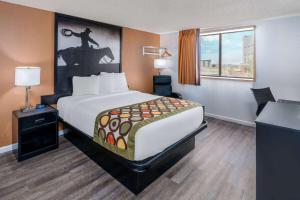 Postel nebo postele na pokoji v ubytování Super 8 by Wyndham Cheyenne WY