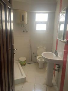 Ένα μπάνιο στο قرية لازورد باى الساحل الشمالى