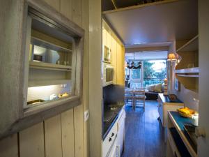 Кухня или мини-кухня в Studio Les Arcs 1800, 1 pièce, 4 personnes - FR-1-346-464
