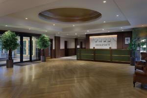 Doubletree by Hilton Belfast Templepatrick大厅或接待区