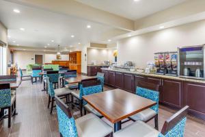 Kuchyň nebo kuchyňský kout v ubytování Comfort Inn & Suites Temple - Medical Center