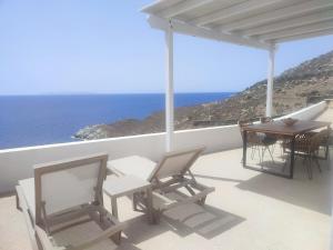 Gallery image of Sifnos "Sofia apartments" sea view in Faros