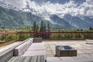 a balcony with a view of mountains at Gaillands North in Chamonix-Mont-Blanc