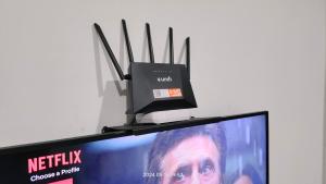 TV a/nebo společenská místnost v ubytování Cikgukay Desaru Homestay Apartment With Pool View WiFi & Netflix