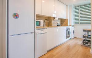 Η κουζίνα ή μικρή κουζίνα στο Beautiful Apartment In Cullera