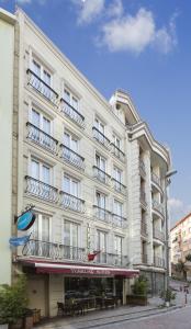 The building in which a szállodákat is located