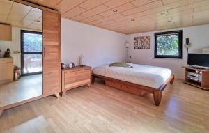 Ένα ή περισσότερα κρεβάτια σε δωμάτιο στο Lovely Home In Ribnitz-Damgarten