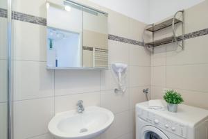 Zdjęcie z galerii obiektu Apartment Kröllgasse I contactless check-in w Wiedniu