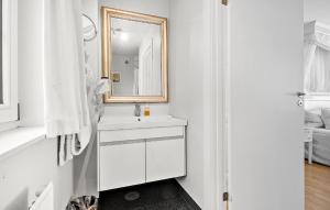 Pet Friendly Home In Faaborg With Wifi的一间浴室