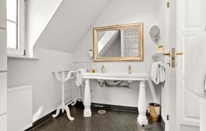 Pet Friendly Home In Faaborg With Wifi的一间浴室