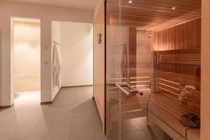 Koupelna v ubytování Villa Baltica Suiten & Sauna + 100 fotografií