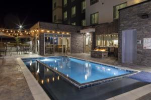 Bazén v ubytování Fairfield Inn & Suites Monahans nebo v jeho okolí