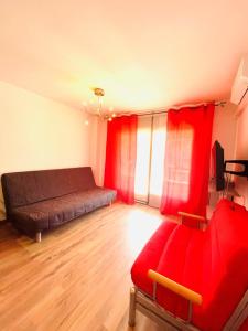 Posedenie v ubytovaní PORT AMBAR - Apartamento en la Marina de Empuriabrava - balcón con vistas al canal - playa - wifi