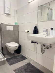 Koupelna v ubytování Modernes Apartment Zentral 5 Minuten vom Bahnhof Nähe Düsseldorf Flughafen