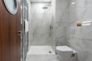 Bilik mandi di PAPPAS hotel&studio