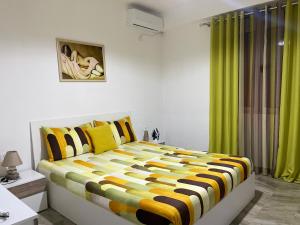 Lova arba lovos apgyvendinimo įstaigoje Marsela Gurma Apartments