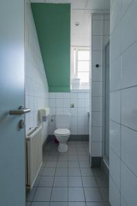 A bathroom at Gîte Kaleo Han-Sur-Lesse