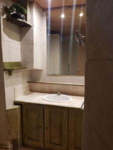 Photo de la galerie de l'établissement Superbe T1 bis accés direct parking gratuit proche, à Connaux